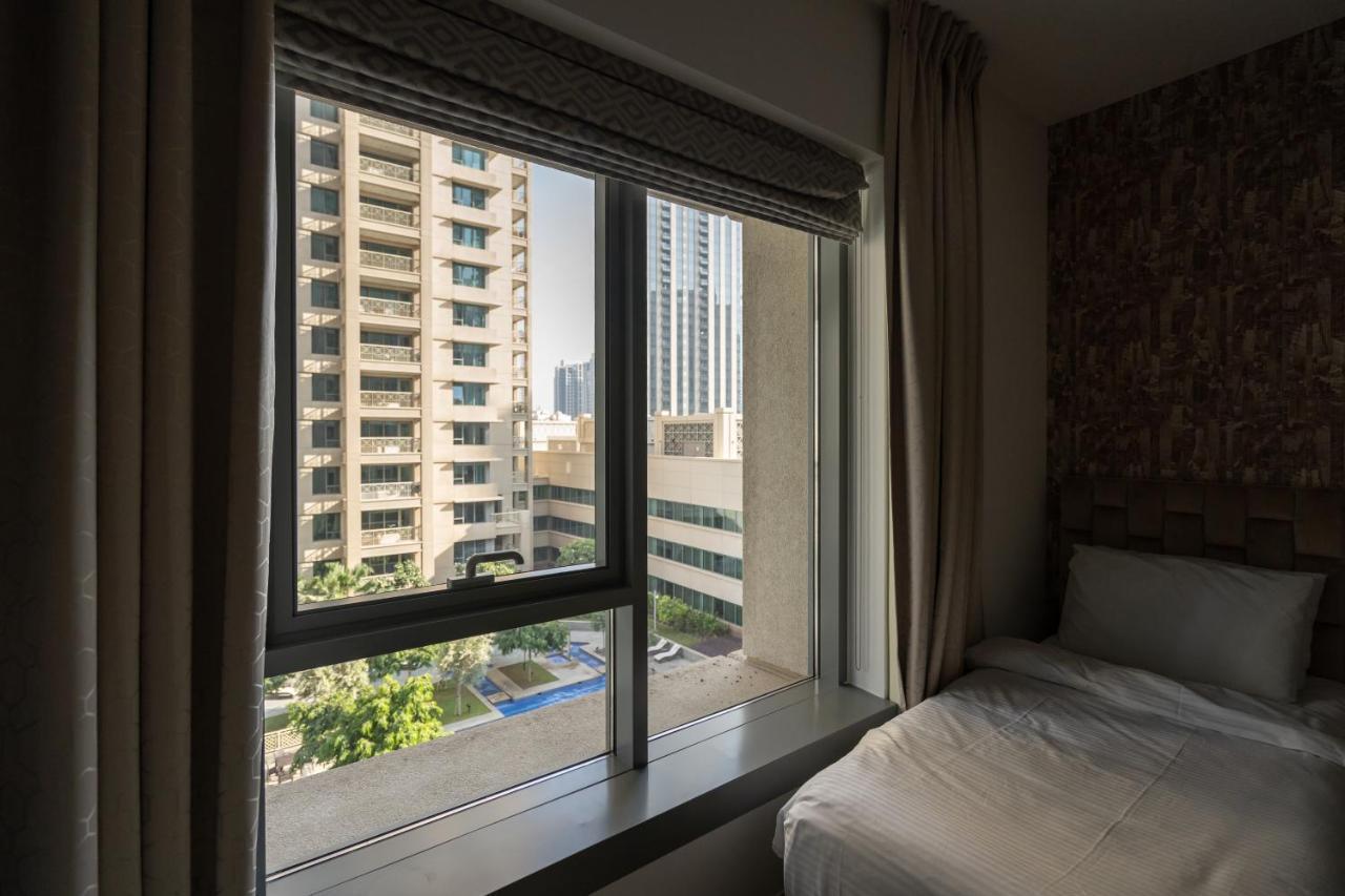 Bellavista - 2 Bedroom 29 Boulevard Downtown Burj Khalifa Partial Fountain Views Apartment