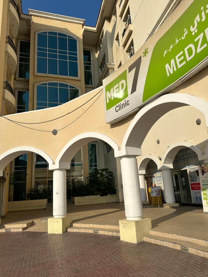 M02 Centre Residance Near Metro Homestay *