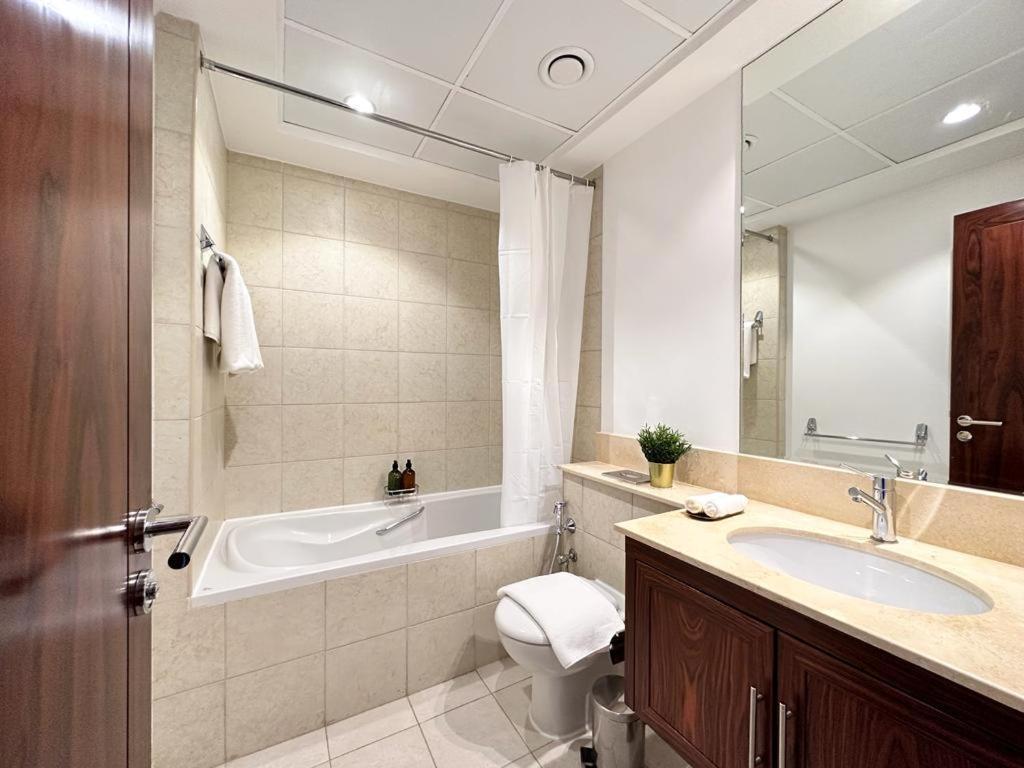Durrani Homes - Grand 5br Besides Burj Khalifa And Fountain View Apartment Dubai
