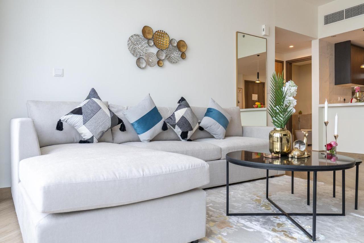 Apartment Vogue Al Wasl 1 West 13th Floor With Large Balcony For View Of Sheikh Zaid Road And One Za'abeel Tower And Burj Khalifa, Walkable To Metro With Easy Access To Sheikh Zayed Road & World Trade Centre
