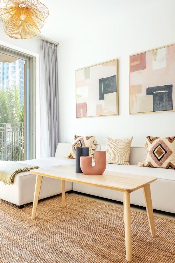 Apartment Residences At Standpoint, Downtown