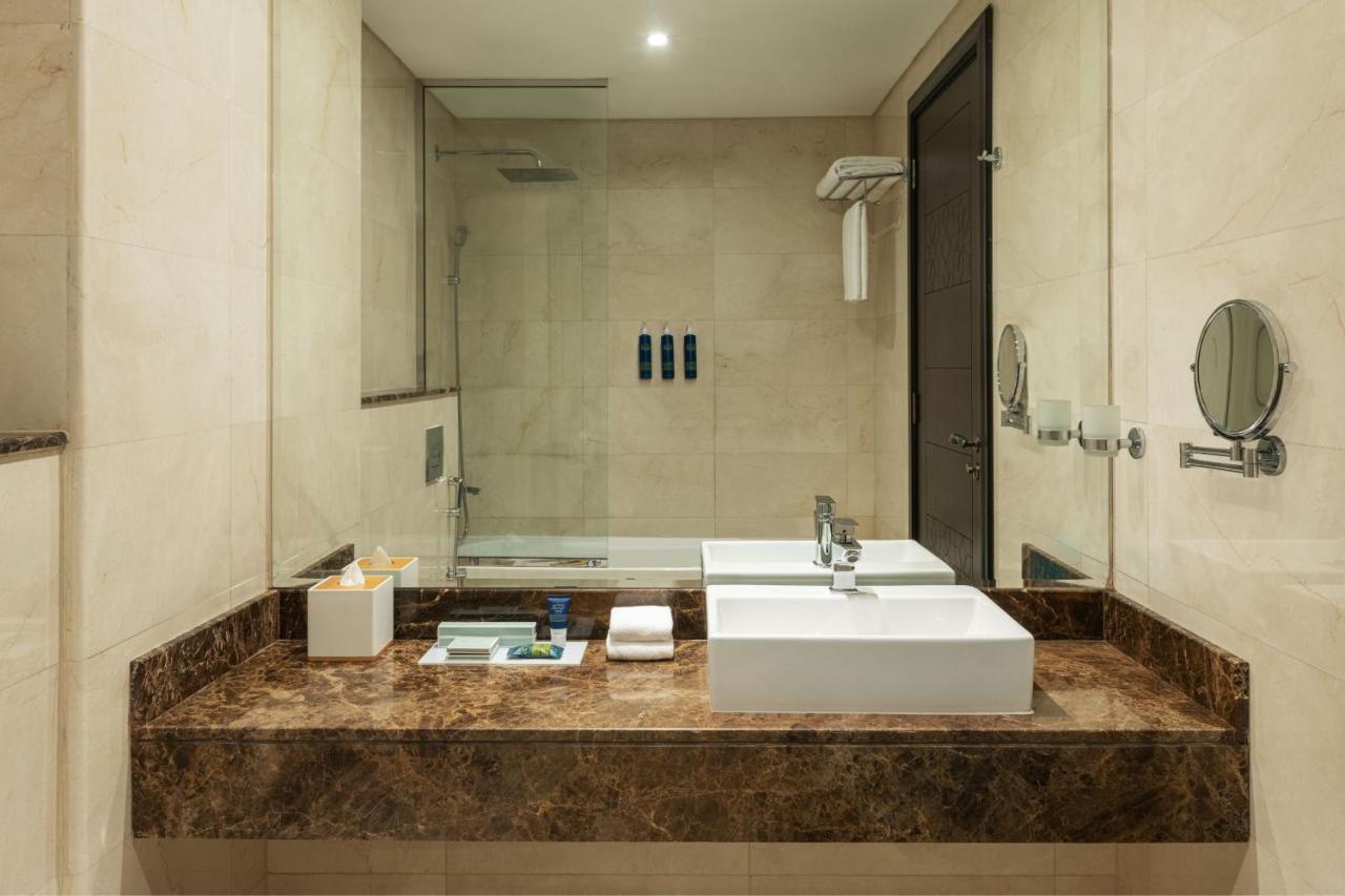 Hotel Four Points By Sheraton Production City, 4*