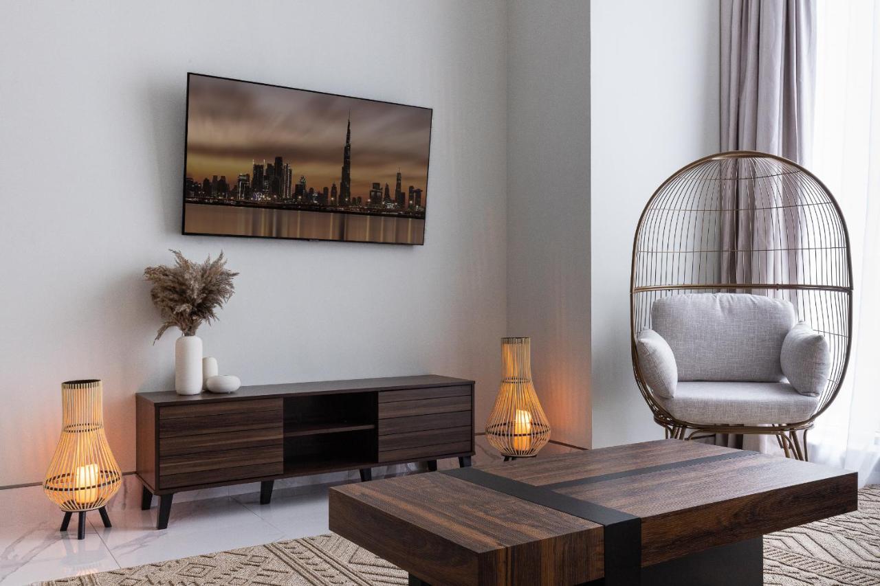J One Tower Luxury From Estate Apartment