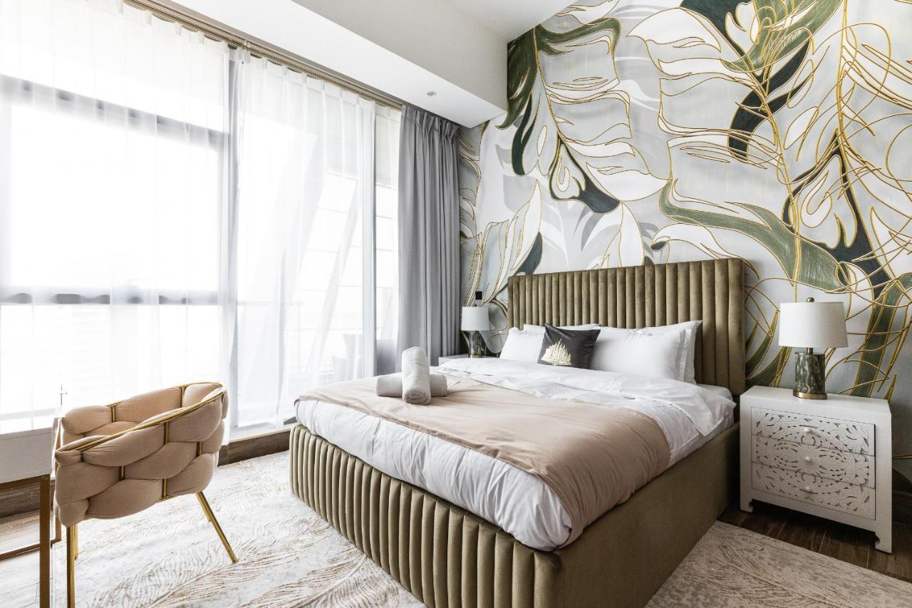 J One Tower Luxury From Estate Apartment