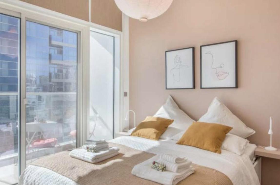 Apartment Lightsome With Balcony In One Tower *
