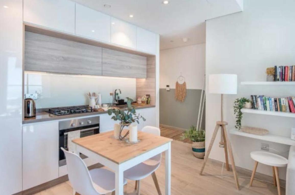 Lightsome With Balcony In One Tower Apartment *