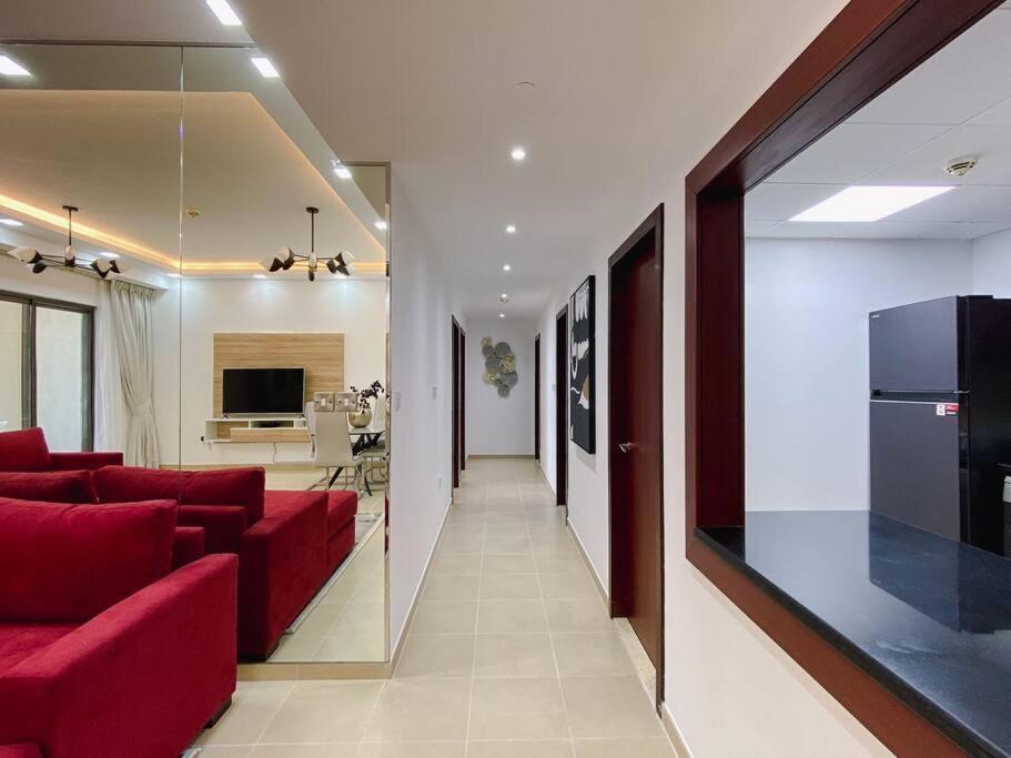 Luxury 2 Mins Walk From Sea Apartment Dubai