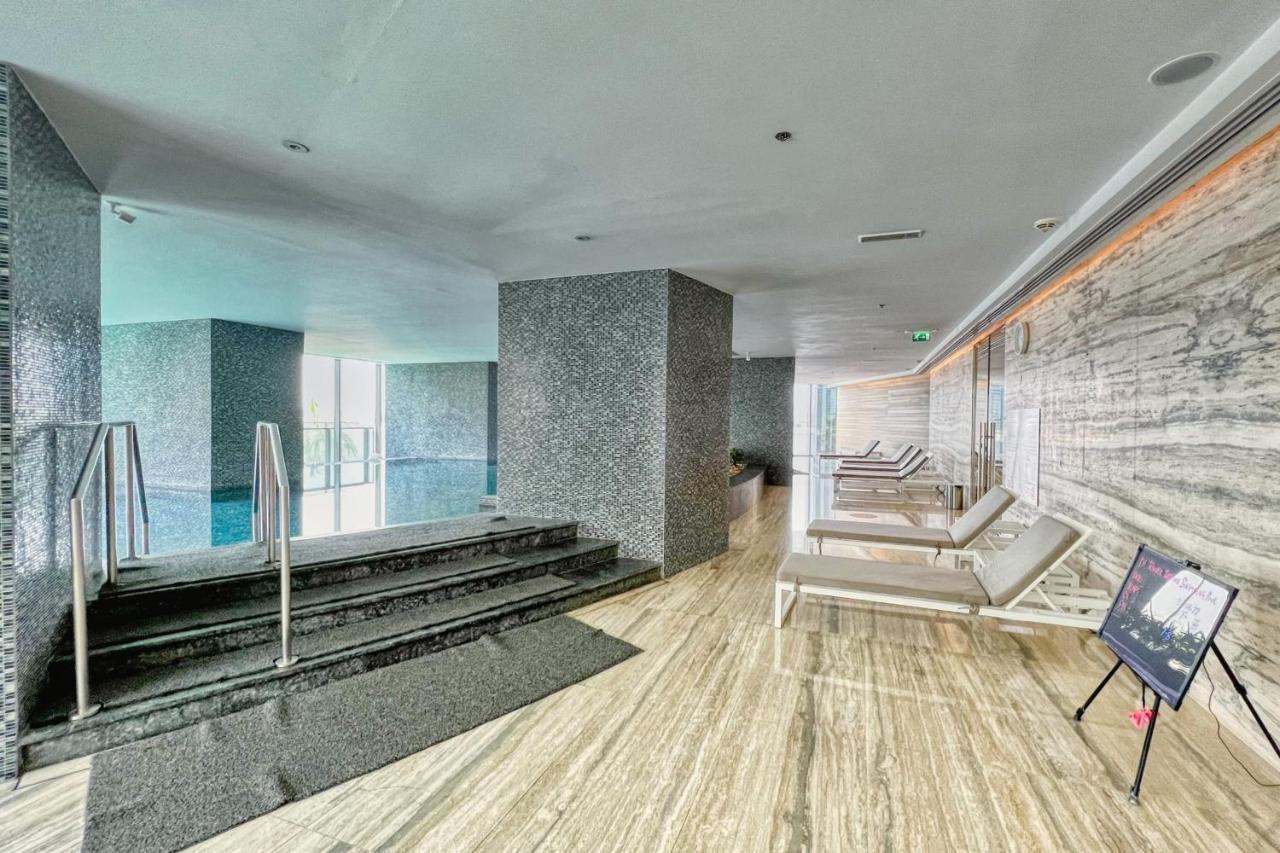 Guestready - A View Of The Skyline - D1 Tower Apartment