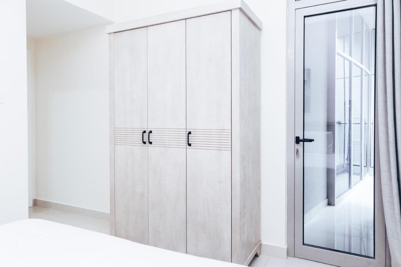 Royal Premium Marina Wharf Apartment