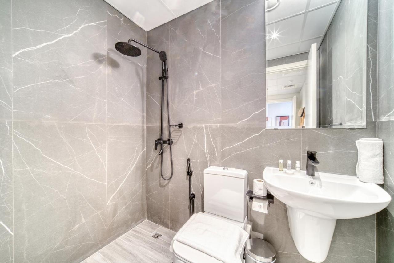 Alluring 2br With Assistant At Mesk 1 Midtown Production By Deluxe Homes Apartment