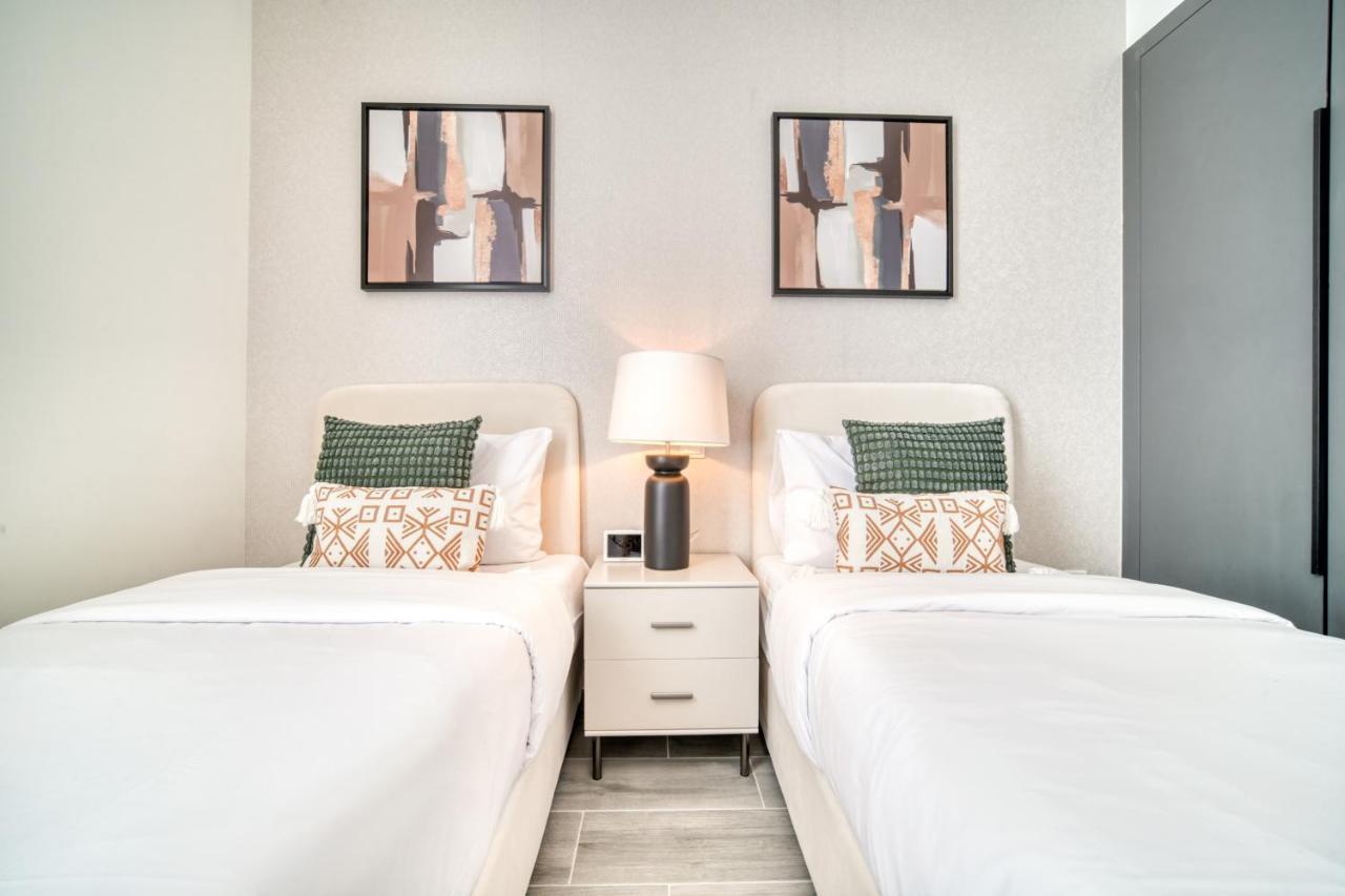 Alluring 2br With Assistant At Mesk 1 Midtown Production By Deluxe Homes