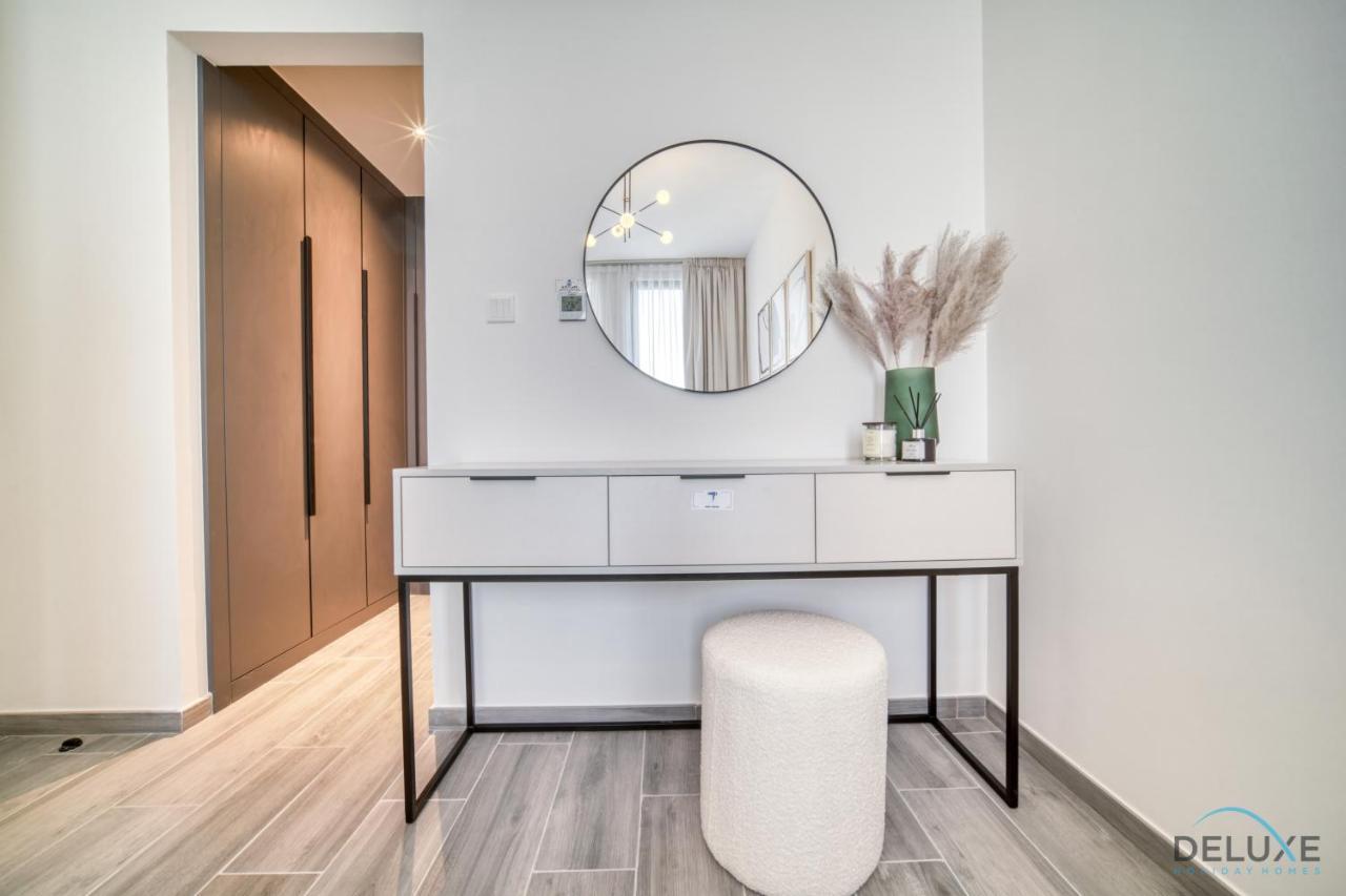 Refined 2br With Assistant At Mesk 1 Midtown Production By Deluxe Homes *