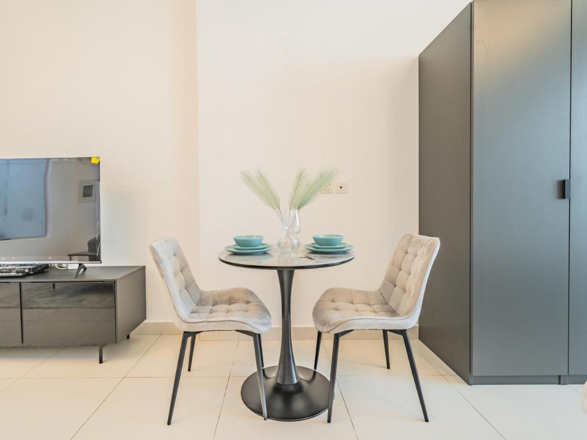 Minimalistic In Palm Views - Palm Jumeirah Apartment