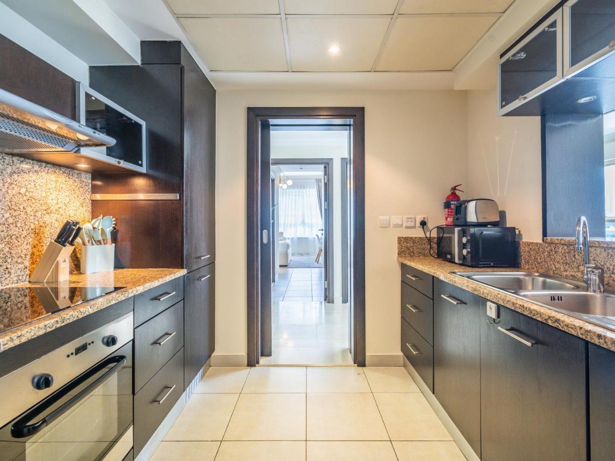 Magnificent 2 Bedroom With Balcony - Marina Apartment Dubai