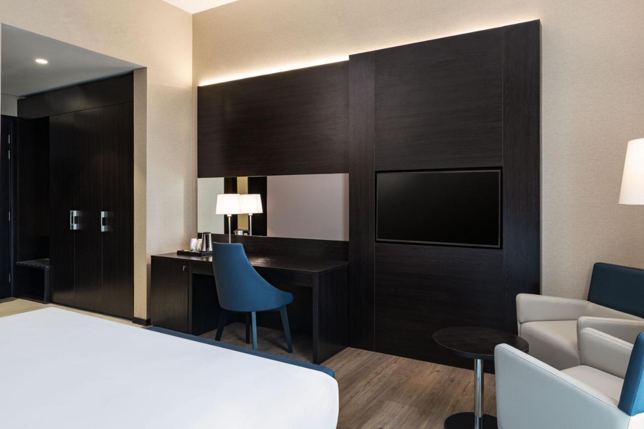 Four Points By Sheraton Production City, 4*