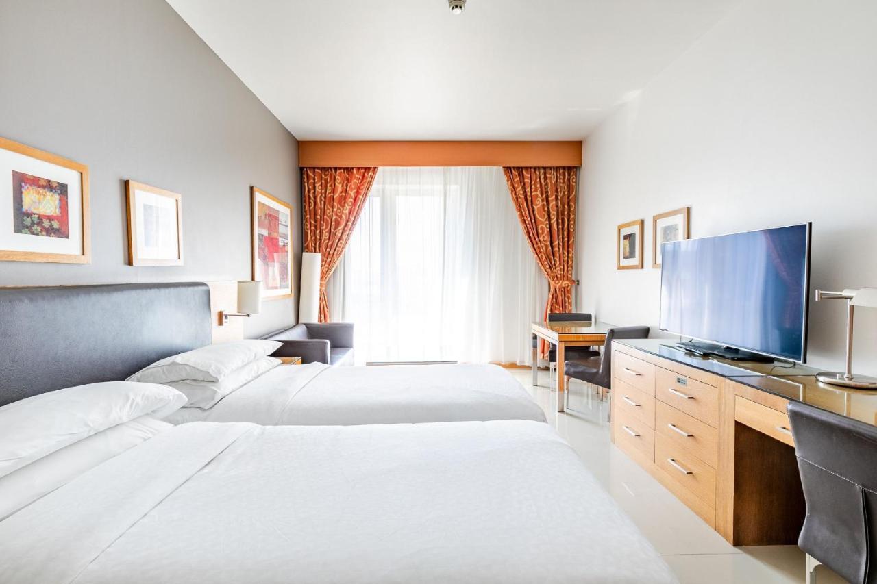 Four Points By Sheraton Bur Hotel 4*