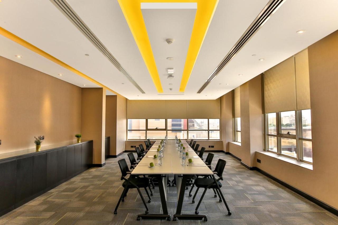 Four Points By Sheraton Production City, Hotel Dubai