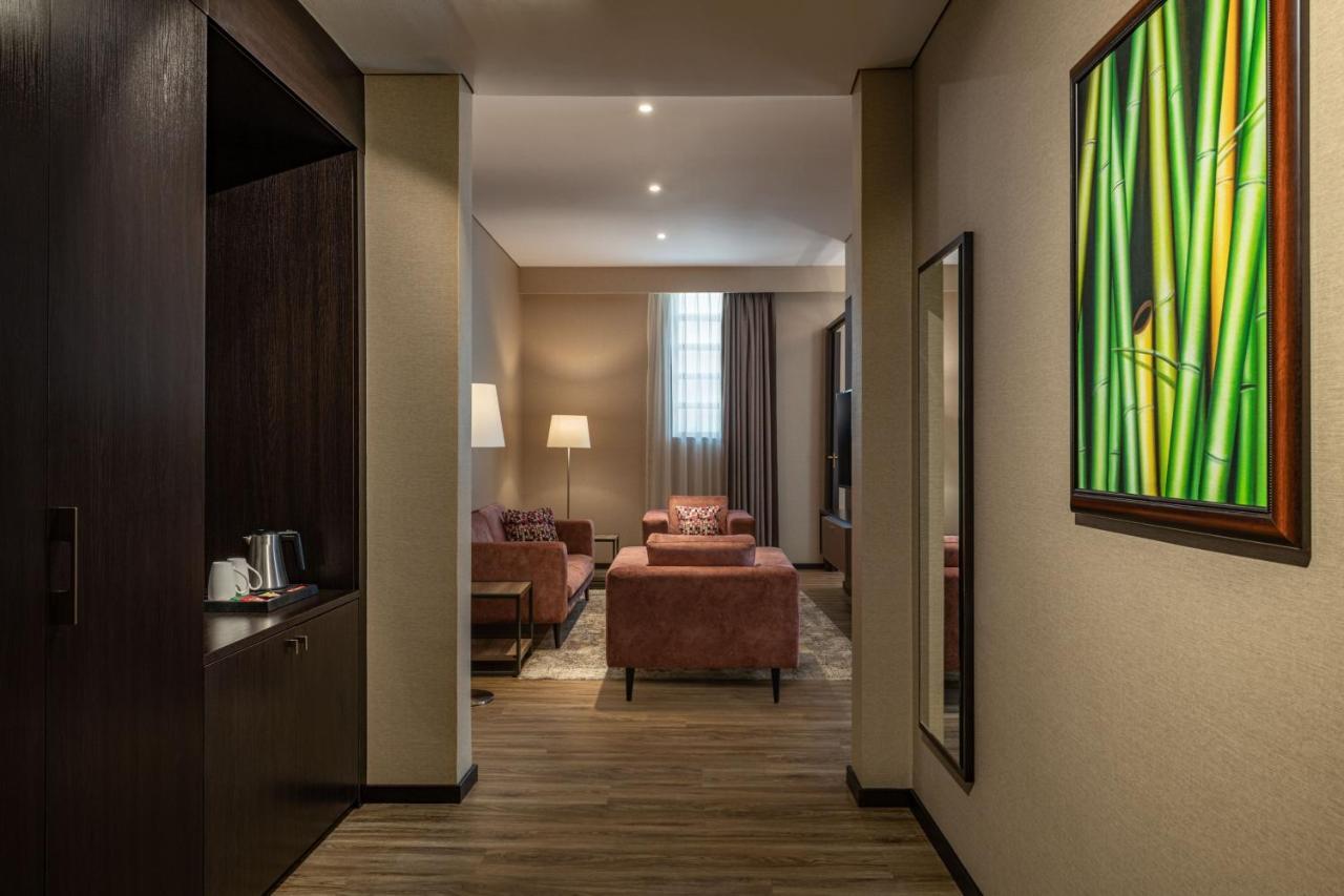 Hotel Four Points By Sheraton Production City, 4*