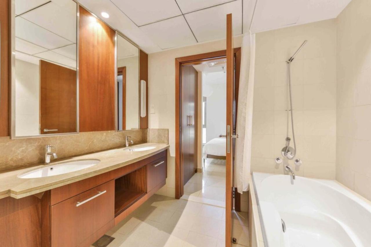 Apartment Residences At Standpoint, Downtown Dubai