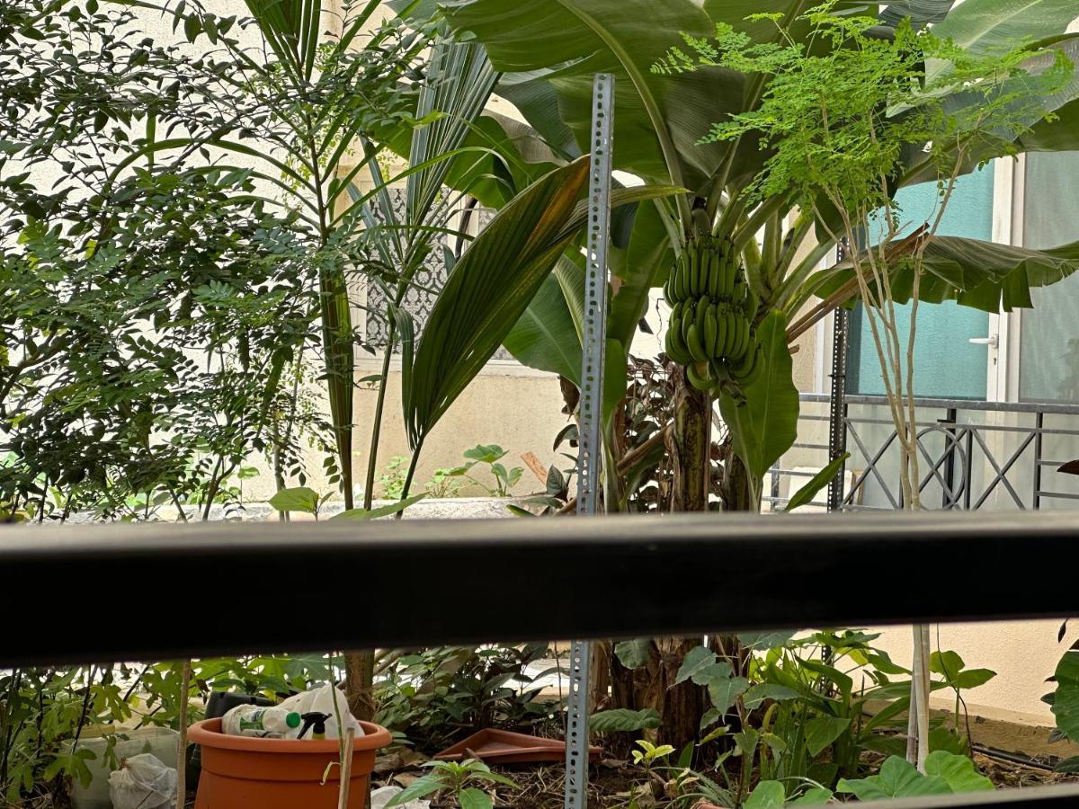 M02 Centre Residance Near Metro Homestay *