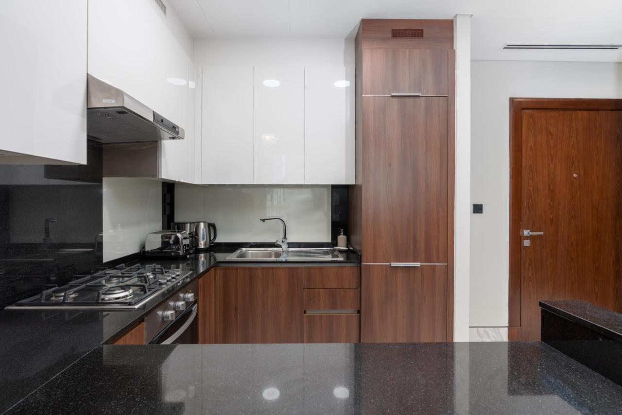 Apartment J One Tower Luxury From Estate Dubai
