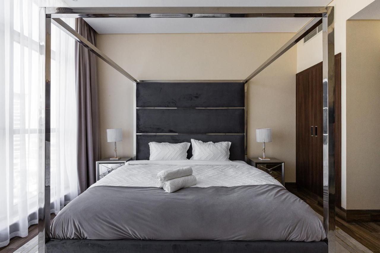 J One Tower Luxury From Estate Apartment