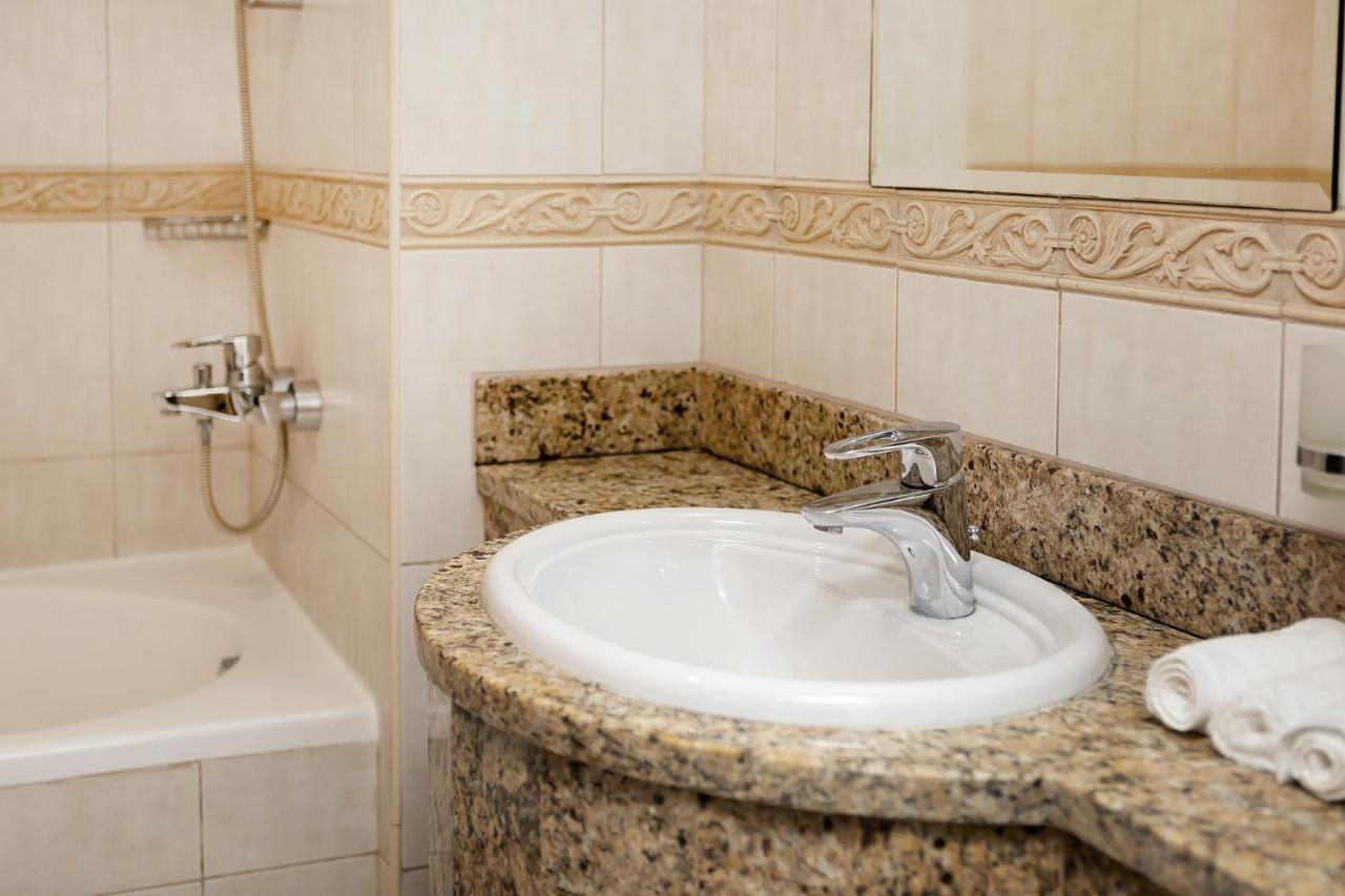 Luxury Princess Tower 1 Bedroom Brand New Furnished Apartment Dubai