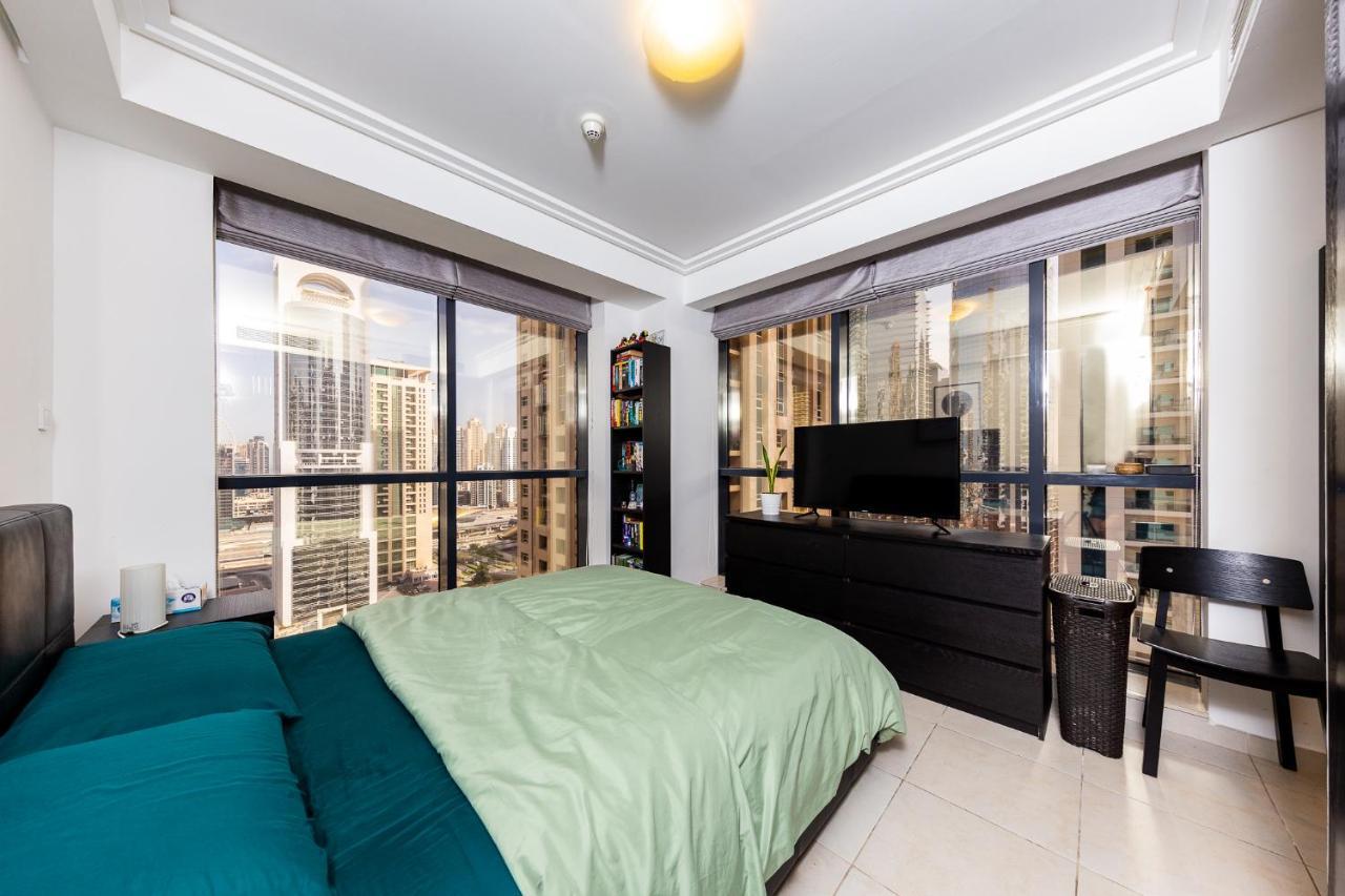 Full View - 2br Beautiful - Jlt Apartment Dubai