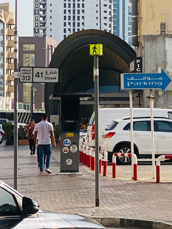 Boys 1 Min Walk To Sharfdg Metro Station In Center Of Burdubai Market Hostel Dubai