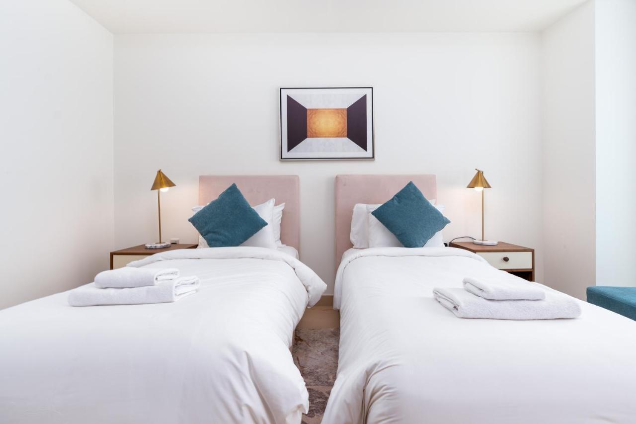 Vacay Lettings - Burj Vista High Floor Burj Khalifa & Fountain View Apartment