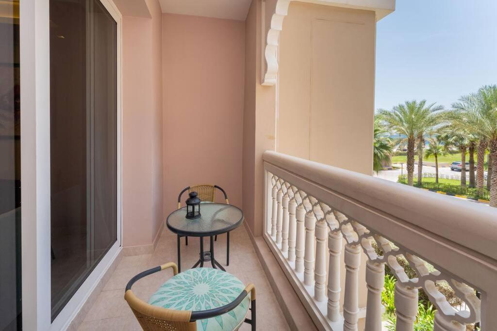 Palm Jumeirah Spacious 1 Bed Private