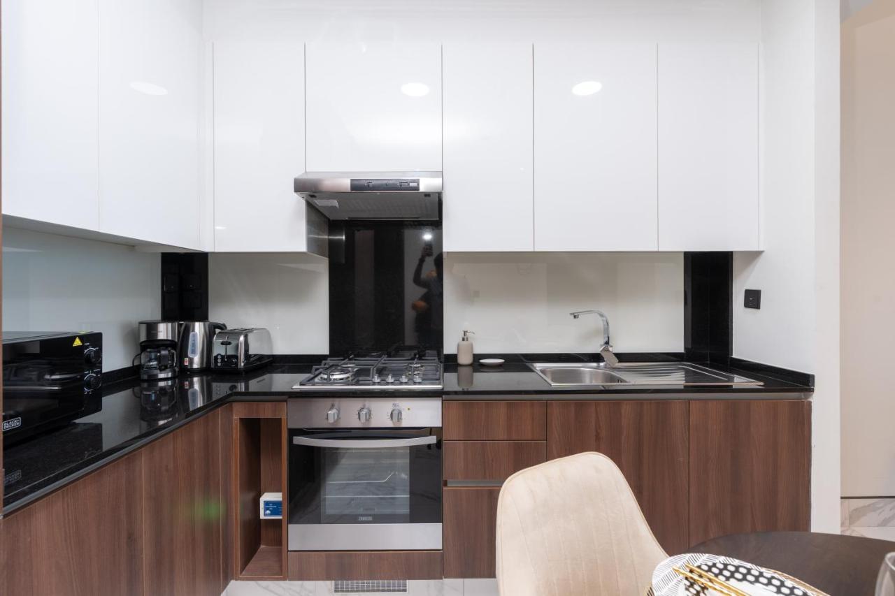 J One Tower Luxury From Estate Apartment Dubai