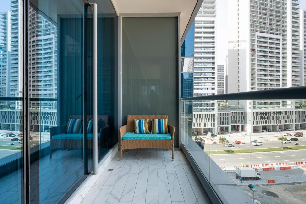 J One Tower Luxury From Estate Apartment