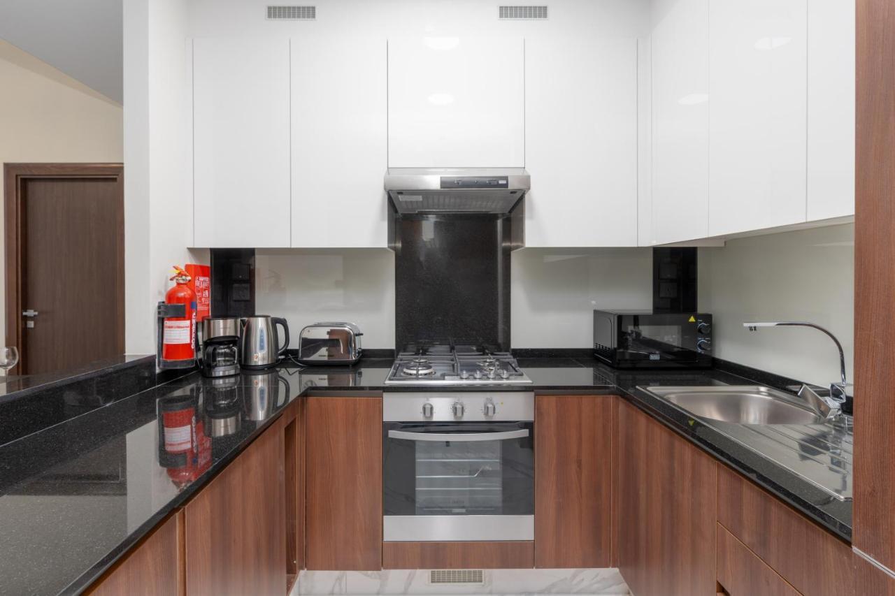 J One Tower Luxury From Estate Apartment Dubai