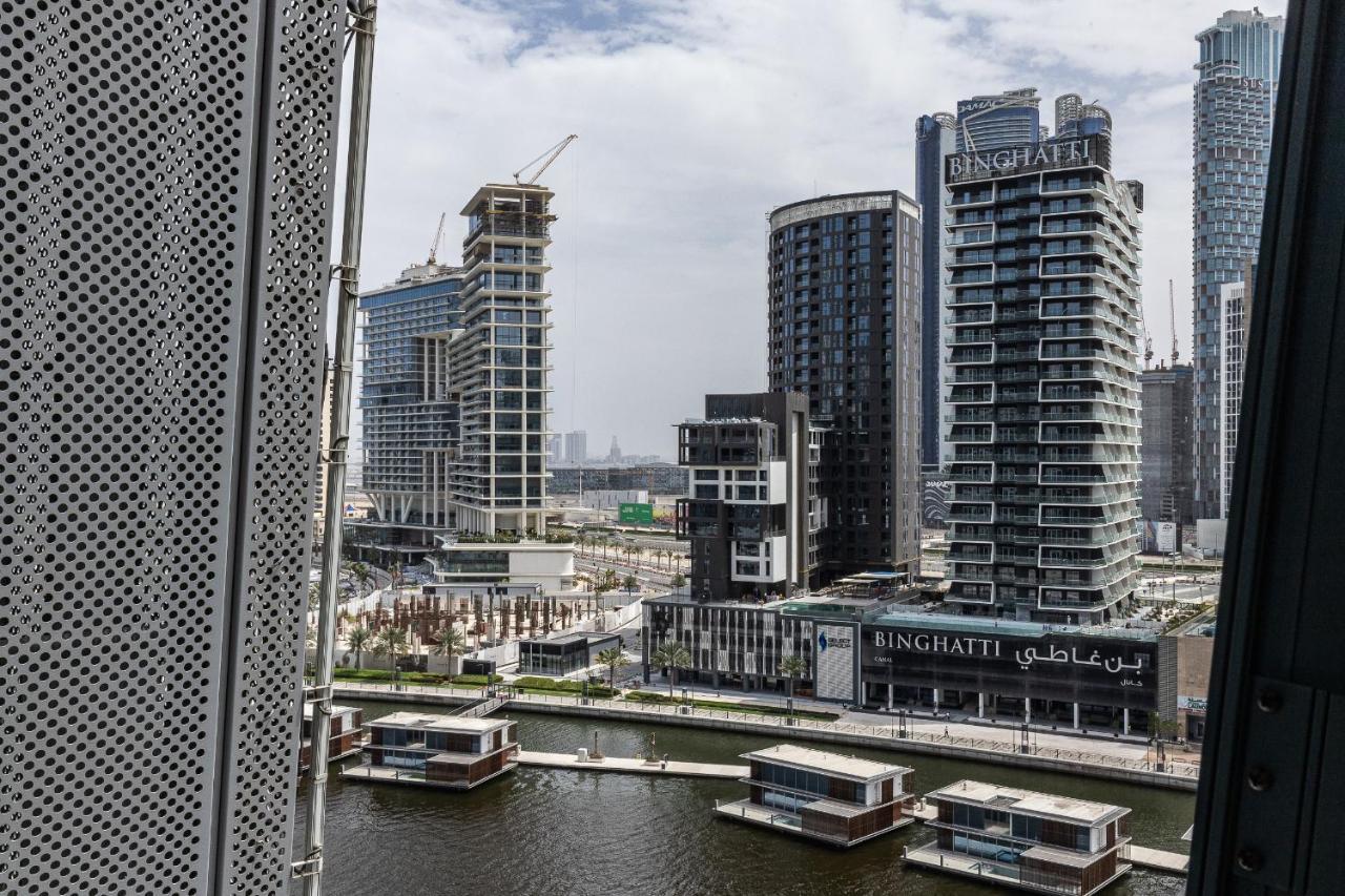 J One Tower Luxury From Estate * Dubai