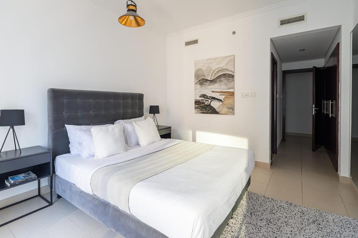 Apartment Frank Porter - Burj Views Dubai
