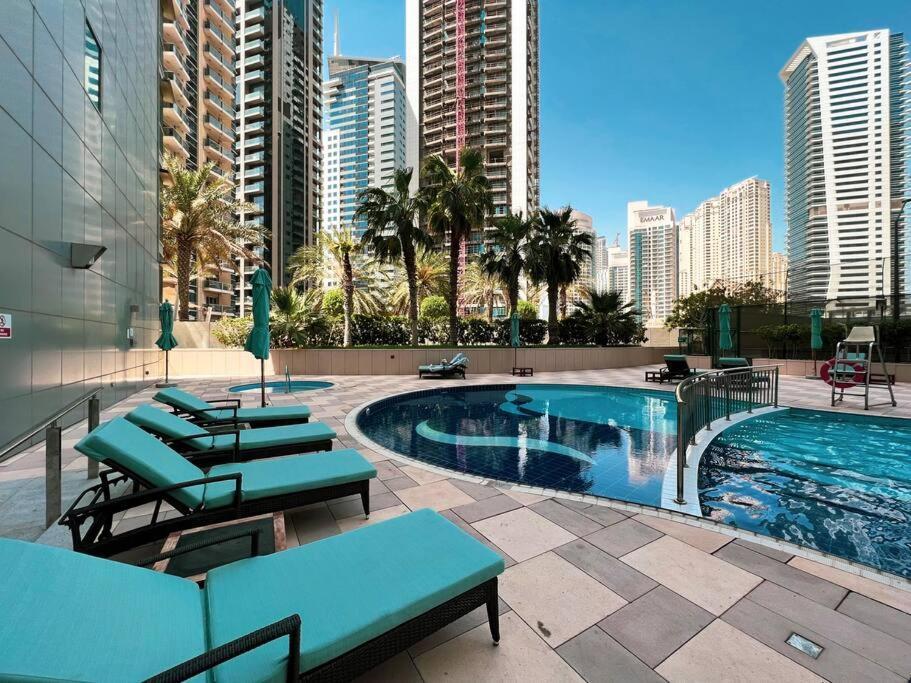 Magnificent - Luxurious 3 Bedroom With Marina View Apartment Dubai