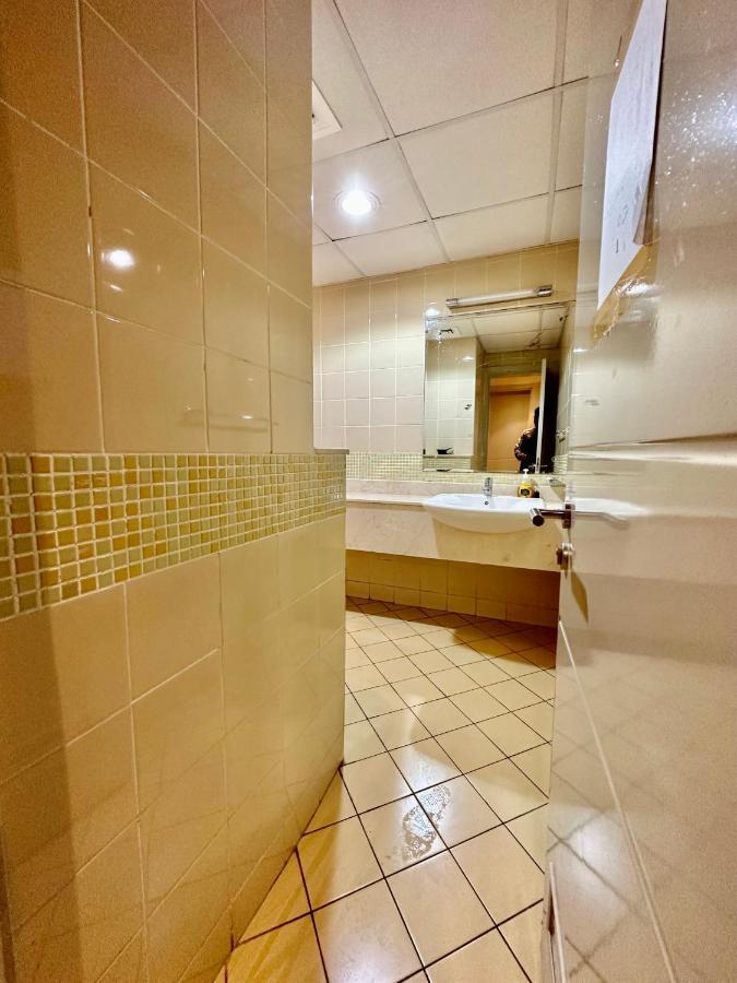 Homestay Partition Near Metro G-19 P02