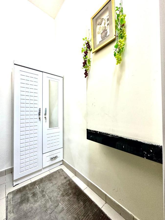 Partition Near Metro G-19 P02 Homestay Dubai
