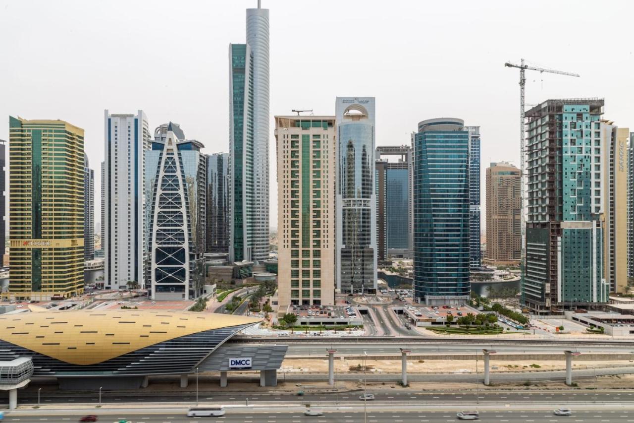 Frank Porter - Yacht Bay * Dubai