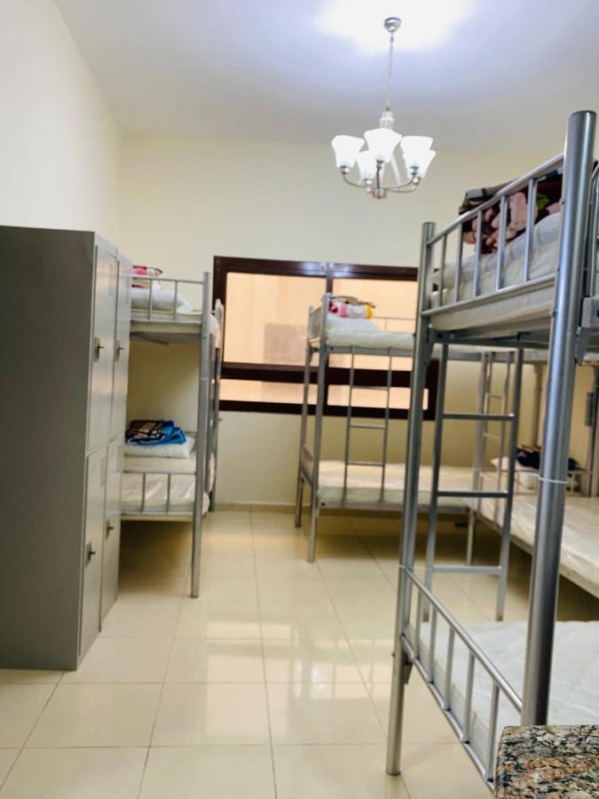 Boys 1 Min Walk To Sharfdg Metro Station In Center Of Burdubai Market Dubai
