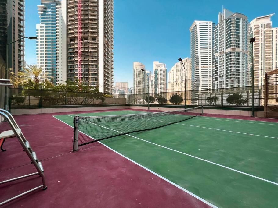 Magnificent - Luxurious 3 Bedroom With Marina View Apartment Dubai