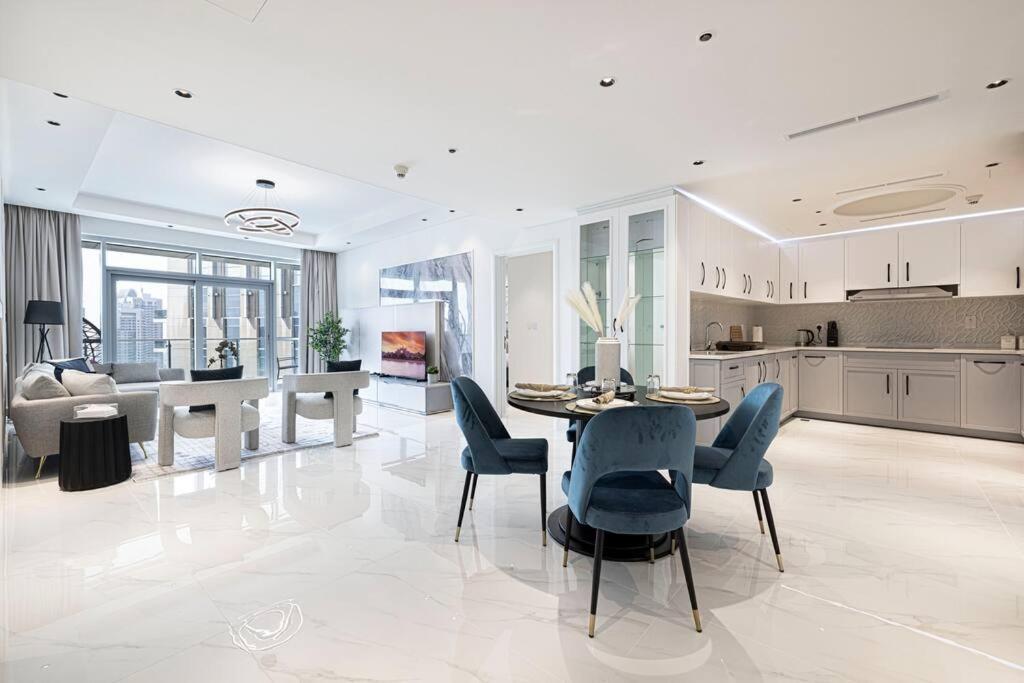 Magnificent - Luxurious 3 Bedroom With Marina View *