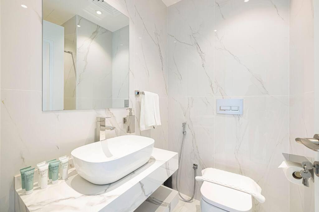 Magnificent - Luxurious 3 Bedroom With Marina View