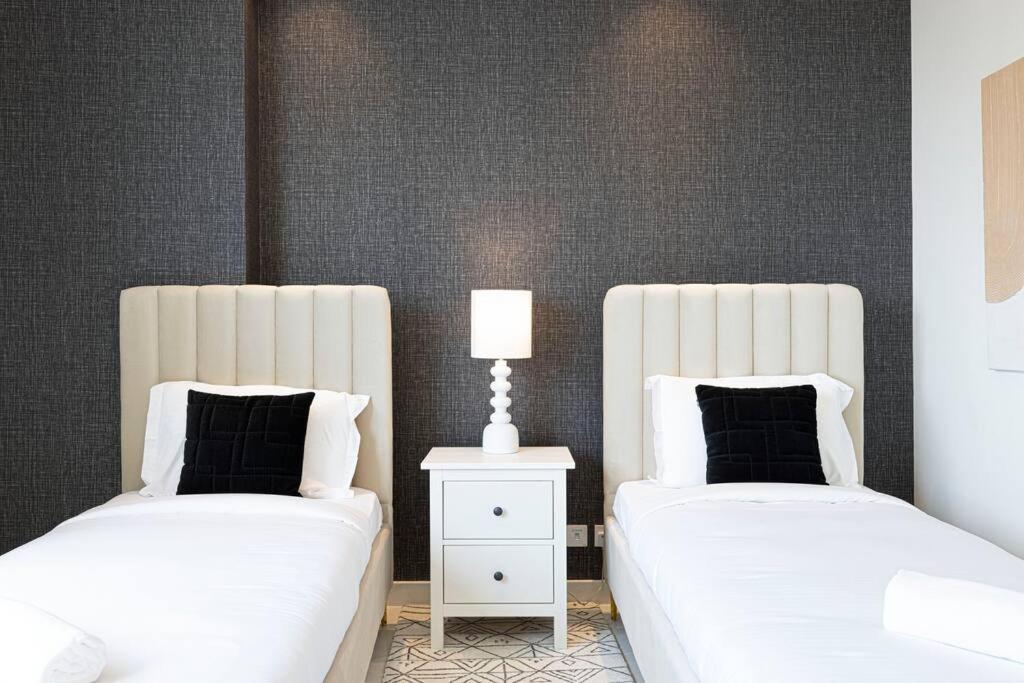 Magnificent - Luxurious 3 Bedroom With Marina View