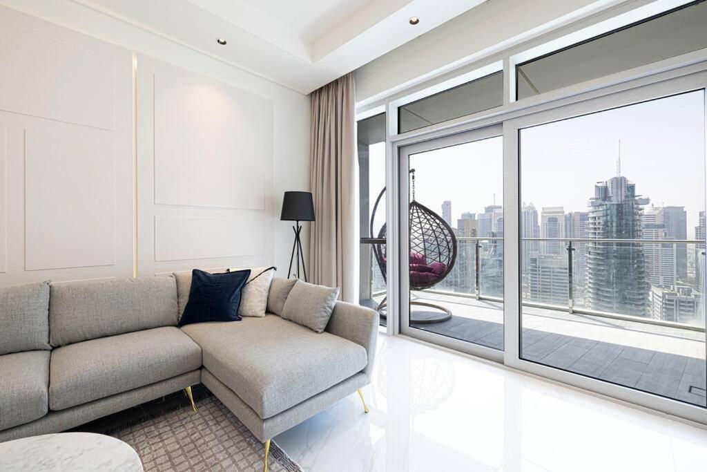 Magnificent - Luxurious 3 Bedroom With Marina View Dubai