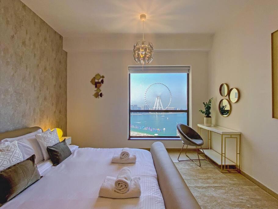 Luxury 2 Mins Walk From Sea Apartment *