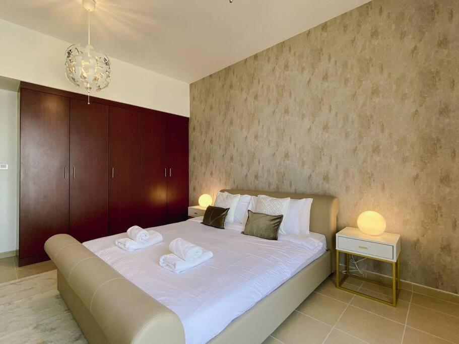 Luxury 2 Mins Walk From Sea *