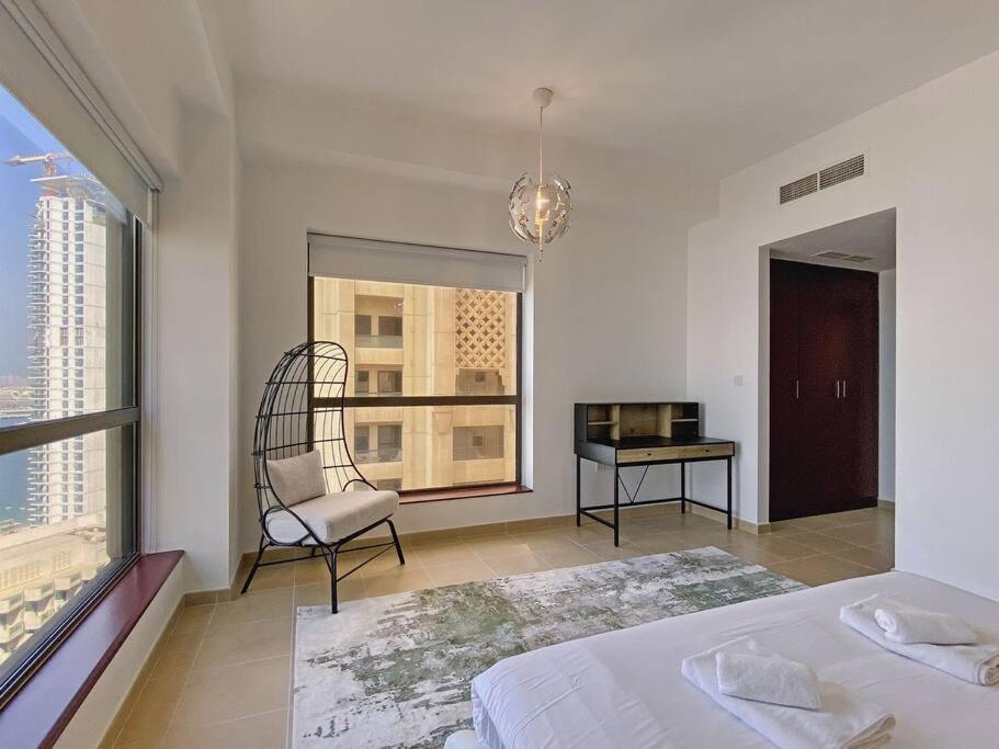 Luxury 2 Mins Walk From Sea Apartment