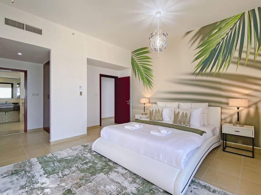 Luxury 2 Mins Walk From Sea * Dubai